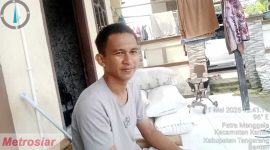 Foto : Muhamad Holil Korban Kerugian Oleh Pembeli gabah (Dok. Ahmad/Metrosiar) 