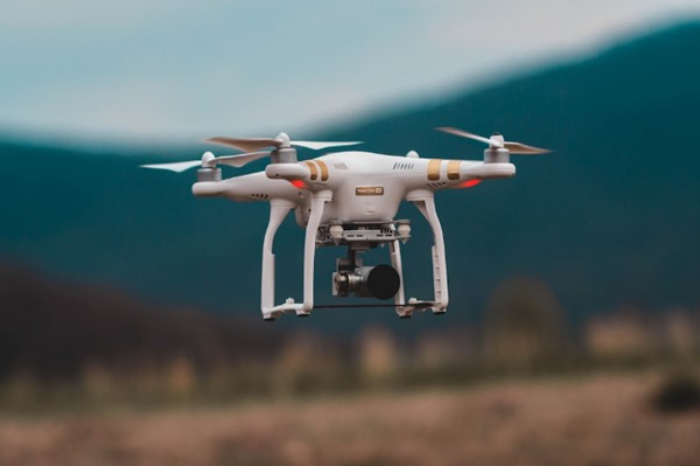 Foto ilustrasi pesawat nirawak atau drone - Otoritas Arab Saudi menggunakan drone untuk memantau jemaah calon haji ilegal. (Unsplash/jaredbrashier)