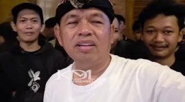 Potret pertemuan Gubernur Jawa Barat Dedi Mulyadi bersama suporter Persikas. (YouTube/KangDediMulyadiChannel)