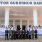 Plh Sekretaris Daerah Provinsi Banten, Deden Apriandhi H, berfoto bersama para anggota Paskibraka Sanggabuana serta jajaran Forkopimda usai Upacara Peringatan Hari Lahir Pancasila Tingkat Provinsi Banten Tahun 2025. (Dok. Biro Adpimpro Banten). 