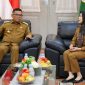Gubernur Banten Andra Soni menerima kunjungan Bupati Serang Ratu Rachmatuzakiyah di ruang tamu Gedung Negara Provinsi Banten. (Biro Adpimpro Banten). 