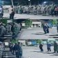 Apel gabungan malam takbiran – Seluruh unsur Forkopimcam, termasuk Camat, Satpol PP, Redkar, Babinsa, dan Binamas berkumpul dalam apel siaga malam takbiran di halaman kantor kecamatan Kemiri. (Dok. Ahmad/Metrosiar). 