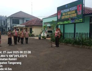 Tampak hadir mendampingi, Ketua Kwarran Kak Yayat Supriatna, S.Pd., MM dan tokoh senior Pramuka Kak Dra. Heni Agustini