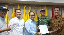 Penyerahan Berkas Pendaftaran Ivan Ahda dok Istimewa 