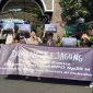 Pegiat anti korupsi yang tergabung dalam Citizenry Banten saat menggelar aksi simpatik Didepan Gedung Kejaksaan Agung RI Menuntut Tuntaskan Kasus Dugaan Korupsi BPO Rp39 Milyar oleh Mantan Pj Gubernur Banten Al Muktabar. Foto: ist