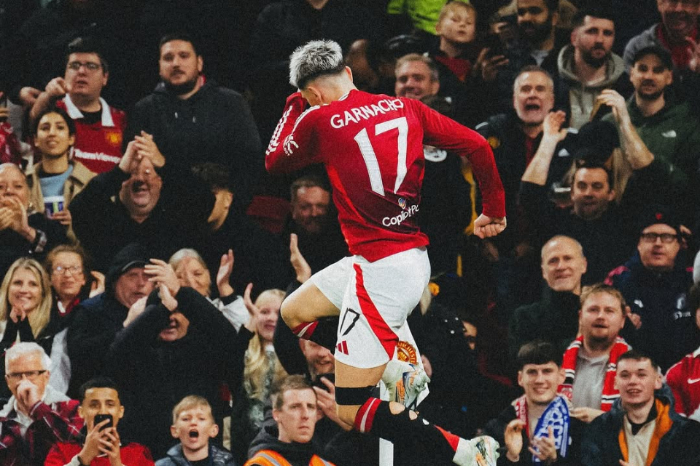 Chelsea selangkah lagi amankan transfer Alejandro Garnacho dari Manchester United di bursa transfer Liga Inggris 2025.