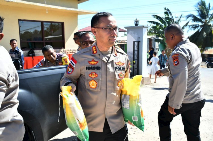 Beras murah dari Gerakan Pangan Murah Polri hadir di NTT, membawa senyum, kebersamaan, dan dukungan untuk ketahanan pangan.