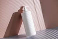 Foto Ilustrasi – SLS merupakan bahan kimia dalam produk perawatan diri yang diduga memiliki efek negatif. (Unsplash/andrzejgdula)