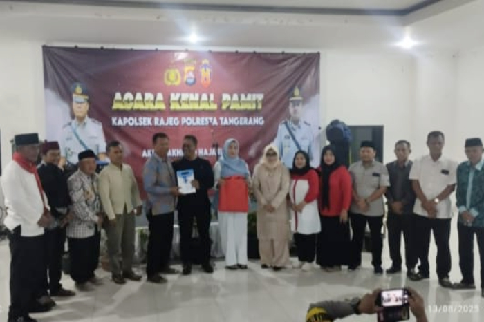 Laskar Merah Putih MAC Rajeg hadir dalam acara lepas sambut Kapolsek Rajeg Polresta Tangerang dari AKP H.M. Hajaji, S.H. kepada AKP Yono Taryono, S.H. di Fun Park Gandaria, Rabu (13/8/2025) malam. Acara dihadiri Forkopimcam, tokoh masyarakat, dan ditutup penyerahan cenderamata penuh kehangatan.