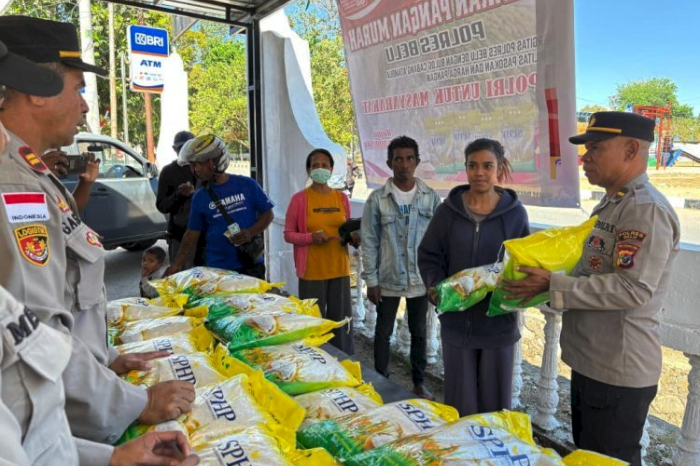 Gerakan Pangan Murah Polres Belu dan Bulog Atambua, 1 ton beras ludes terjual demi stabilitas harga dan pasokan pangan warga. (Tribrata News NTT)