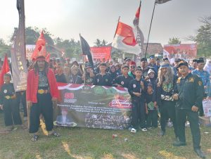 Ilustrasi – Pendekar Banten Korcam Kemiri berkolaborasi dengan Padepokan Pencak Silat Macan Putih Kemiri, menerjunkan ratusan anggotanya untuk ikut serta dalam kegiatan upacara detik-detik Proklamasi ke-80 yang di gelar di Stadion Mini Kecamatan Kemiri, Minggu (17/08/25). (Foto: Rizky/Metrosiar)