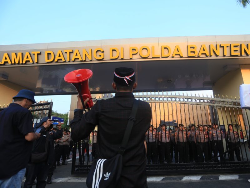 Aksi Demonstran wartawan di depan Mapolda Banten. dok Istimewa 