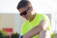 Fenomena joki Strava, tren unik di dunia lari digital, memicu perbincangan soal citra, sportivitas, dan prestasi di media sosial. (Ilustrasi/Freepik)