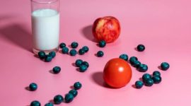 Pasar susu nabati melonjak berkat tren kesehatan dan lingkungan, buka peluang bisnis besar dari bahan lokal hingga inovasi global. (Unsplash.com/WengangZhai)