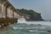 Foto Ilustrasi - Prabowo lantik Kepala Badan Otorita Tanggul Laut Pantura Jawa, proyek Rp1.300 triliun dikritik pengamat karena dinilai bisa merusak Pulau Jawa. (AI Generated/Metrosiar)