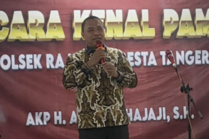 Acara lepas sambut Kapolsek Rajeg Polresta Tangerang dari AKP H.M. Hajaji, S.H. kepada AKP Yono Taryono, S.H. digelar di Fun Park Gandaria, Rajeg, Rabu (13/8/2025) malam. Dihadiri Forkopimcam, tokoh masyarakat, dan Laskar Merah Putih MAC Rajeg, acara berlangsung khidmat dengan penyerahan cenderamata dan komitmen menjaga keamanan wilayah.