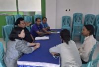 Susilaningtias, selaku Wakil Ketua LPSK (kiri), turun langsung melakukan penelusuran lapangan atas kasus kematian Prada Lucky Chepril Saputra Namo. Pada 13–16 Agustus 2025, tim LPSK mendatangi Kabupaten Nagekeo, Kabupaten Ende, dan Kota Kupang, Nusa Tenggara Timur, untuk mengumpulkan keterangan dari berbagai pihak. (DOK. LPSK)