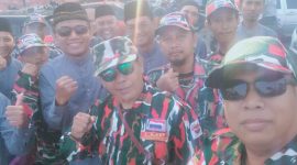 Laskar Merah Putih Rajeg bersama Muspika dan warga hadiri Upacara HUT ke-80 RI di Stadion Mini Rajeg, penuh semangat kebersamaan. (Asmara'65/Metrosiar)
