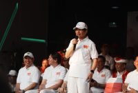 Menteri Agama Nasaruddin Umar melepas Jalan Sehat Kerukunan di Kantor Kementerian Agama, Sabtu (16/8/2025). (Foto: Kemenag.go.id)