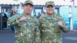Menteri ATR/BPN Nusron Wahid (kiri) minta maaf soal pernyataan kepemilikan tanah dan klarifikasi hanya untuk lahan HGU/HGP tak produktif. (Instagram.com/nusronwahid)