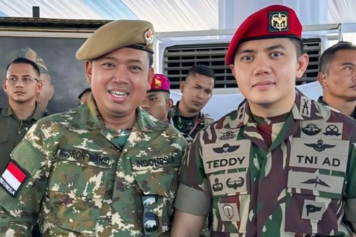 Menteri Agraria dan Tata Ruang/Kepala Badan Pertanahan Nasional (ATR/BPN) Nusron Wahid (kiri) menyampaikan permintaan maaf terkait pernyataannya bahwa seluruh tanah adalah milik negara. (Instagram/nusronwahid)