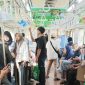 Penumpang KRL Jabodetabek. (Konrad/Metrosiar)