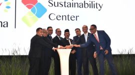 Menteri Perencanaan Pembangunan Nasional/Kepala Bappenas Rachmat Pambudy, bersama Komisaris Utama Pertamina Mochamad Iriawan, Direktur Utama Pertamina Simon Aloysius Mantiri, dan jajaran manajemen, resmi meluncurkan Kick Off NZE Commitment dalam acara “Peta Jalan NZE Pertamina: Menuju Kedaulatan Energi dengan Bisnis Berkelanjutan” di Grha Pertamina, Jakarta, Senin (11/8/25). (Foto Dok. Humas Pertamina)