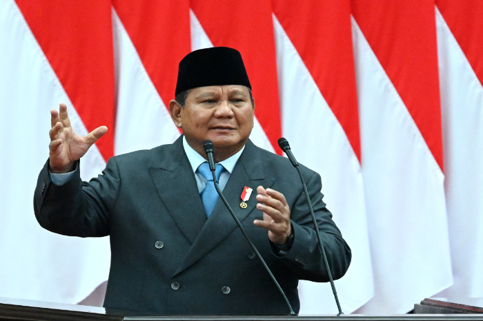 Presiden Prabowo menargetkan 100% listrik EBT dalam 10 tahun. Pemerintah siapkan Rp 402,4 T di RAPBN 2026, meski tantangan besar menanti. (Dok. ksp.go.id)