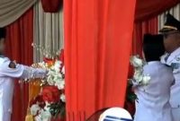 Camat Pasar Kemis Pimpin Upacara HUT ke-80 RI, Karnaval Bendera Raksasa Jadi Sorotan. (Alexander Salembun/Metrosiar)