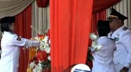 Camat Pasar Kemis Pimpin Upacara HUT ke-80 RI, Karnaval Bendera Raksasa Jadi Sorotan. (Alexander Salembun/Metrosiar)