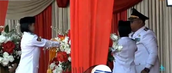 Camat Pasar Kemis Pimpin Upacara HUT ke-80 RI, Karnaval Bendera Raksasa Jadi Sorotan. (Alexander Salembun/Metrosiar)