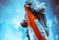 Aksi tagar BubarkanDPR digelar mahasiswa Unindra di depan Gedung DPR RI, menuntut restrukturisasi legislatif dan penghapusan tunjangan. (X.com/@MasBRO_back)