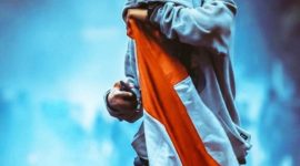 Aksi tagar BubarkanDPR digelar mahasiswa Unindra di depan Gedung DPR RI, menuntut restrukturisasi legislatif dan penghapusan tunjangan. (X.com/@MasBRO_back)