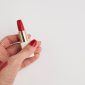 Lipstik merah jadi tren Agustus untuk rayakan Kemerdekaan. Simak tips memilih kemasan dan rekomendasi lipstik terbaiknya di sini. (Freepik/freepik)