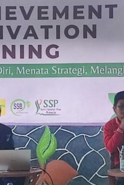 Agus Sugiharto Tekankan Pentingnya Literasi AI bagi Santri di Pesantren Al Muayyad Windan