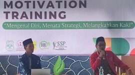 Agus Sugiharto Pembicara Utama dalam seminar AI di Pondok Pesantren. Dok Pribadi