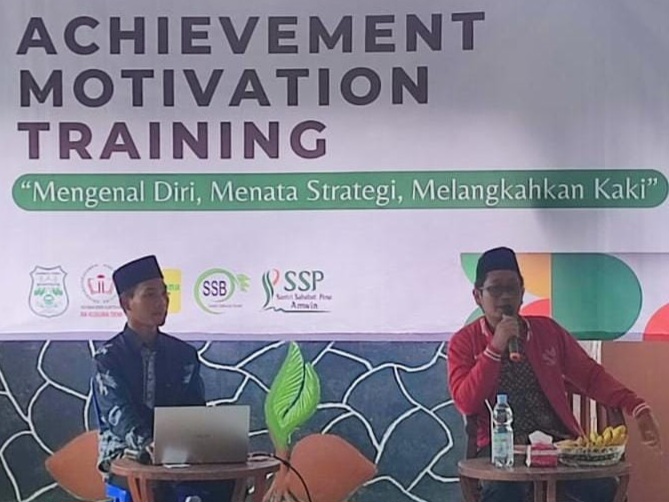 Agus Sugiharto Pembicara Utama dalam seminar AI di Pondok Pesantren. Dok Pribadi