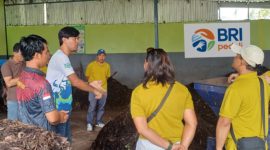 BRI Peduli gelar pelatihan pupuk kompos di Bali, dorong pengelolaan sampah berkelanjutan dan pemberdayaan ekonomi masyarakat lokal. (Dok. BRI)