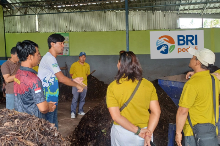 BRI Peduli gelar pelatihan pupuk kompos di Bali, dorong pengelolaan sampah berkelanjutan dan pemberdayaan ekonomi masyarakat lokal. (Dok. BRI)