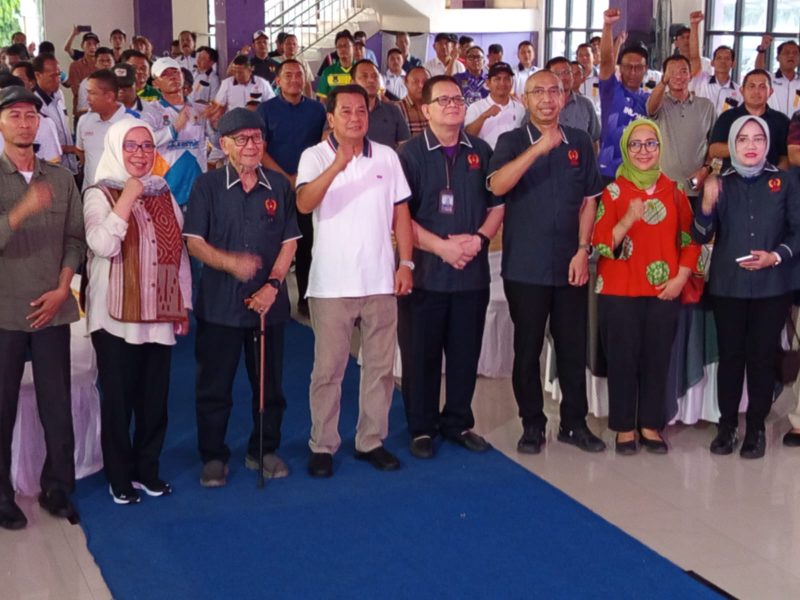 Foto H.Maesyal (Bupati Tangerang) bersama Kadispora, Anggota DRPD, ketum KONI, Camat se-Kabupaten Tangerang 
