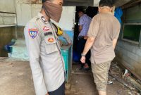 Polsek Pasar Kemis cek TKP pria meninggal. (Dok. Istimewa)