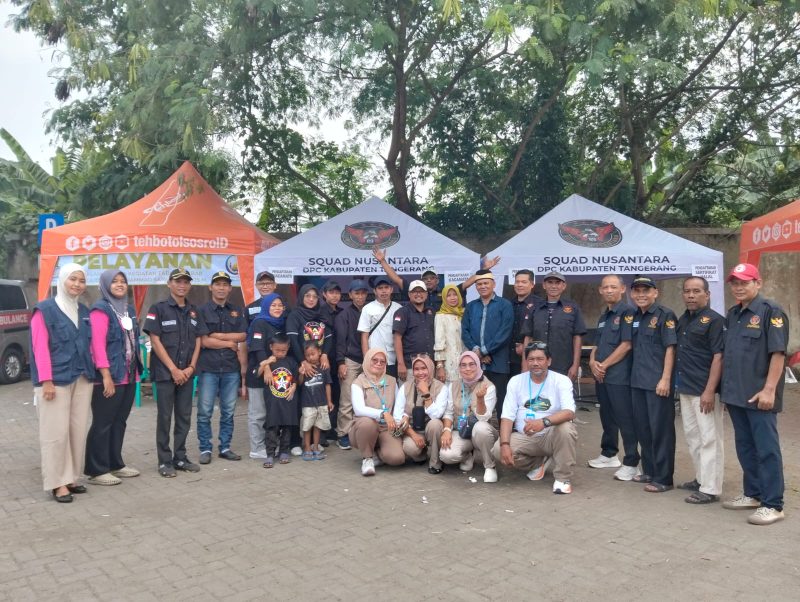 Ketua DPC SN Agung S Wibowo bersama pengurus PAC, Ranting dan Anak Ranting Squad Nusantara. (Foto SN)