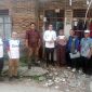 Pemdes Rancalabuh,Camat Kemiri serta Relawan KSB sigap bantu warga Rancalabuh yang terkena musibah Rumah Roboh(dok.istimewa)