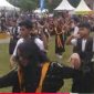 Para Penari ketika sedang menampilkan tarian ja,i menyambut peserta tour de entete di Bajawa. (Foto: Elfrat Frans Dhena).
