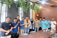 Pengurus DPW Banten dan DPD Kab Tangerang. Dari kiri ke kanan: Nizar Al-Ghifari, Dony Palopi, Supriyatna, Ahmad Fauzi, Usman Umar, Sarah Azzahra, Wishnu Yudhamukti, Riyadi, Mahmud Ali, Basuki Sasono, Nur Sudiyono. (Do. Metrosiar)