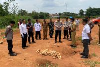 Penemuan kain kafan dan tulang belulang di bekas galian Kp. Kendal Lembur RT02 RW02 Desa Sindang Panon, Kecamatan Sindang Jaya, Kab Tangerang (Doc. Istimewa)