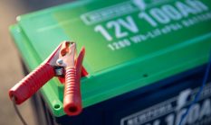 4 Cara Merawat Aki Mobil Supaya Tahan Lama dan Tidak Cepat Soak