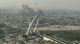 Asap terlihat membubung di Doha, Qatar, usai serangan Israel yang menargetkan pimpinan Hamas, Selasa (9/9/2025). China mengecam aksi tersebut dan mendesak Israel kembali ke meja perundingan.(X/EyeonPalestine)