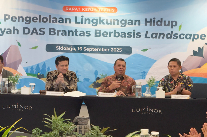 Rakernis KLH di Sidoarjo hasilkan langkah strategis penyelamatan DAS Brantas. Emil Dardak minta pengelolaan terintegrasi lintas daerah. (Foto: Kemenlh.go.id)