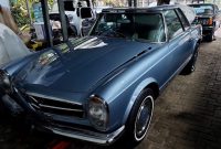 Mercedes Benz milik keluarga BJ Habibie. (Foto: Dok. VOI.id)